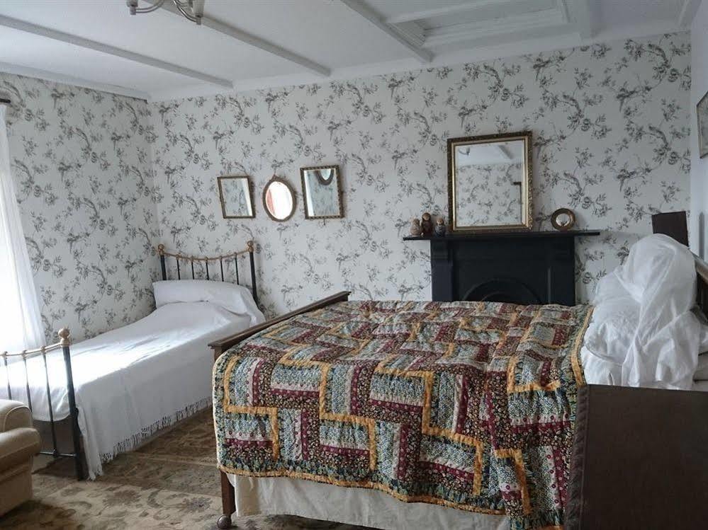 Middle Mill Bed & Breakfast Kidwelly Exterior foto